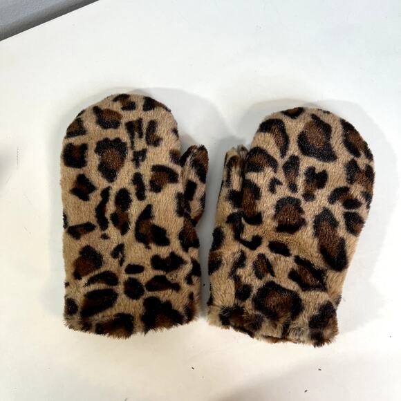 NWOT Plush Leopard Mittens LAST CALL - Picture 2 of 4